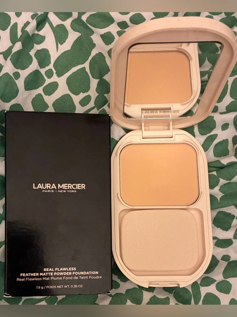Laura Mercier Real Flawless Feather Matte Powder Foundation 1N Marzipan 7.6g